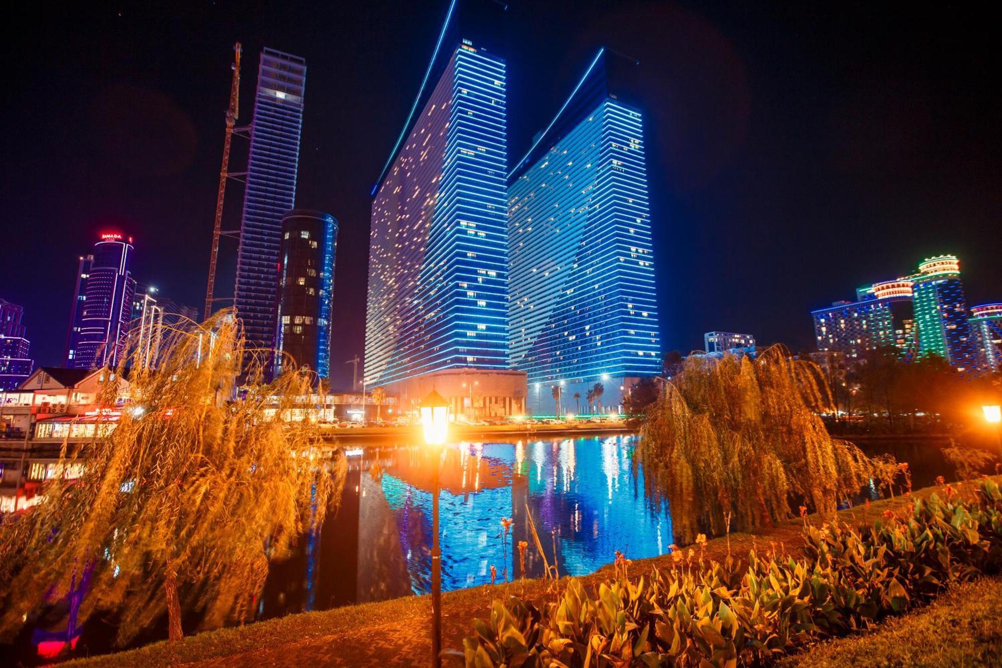 P A N O R A M A A P R T H T E L Orbi With Sea View Hotel Batumi Exterior photo
