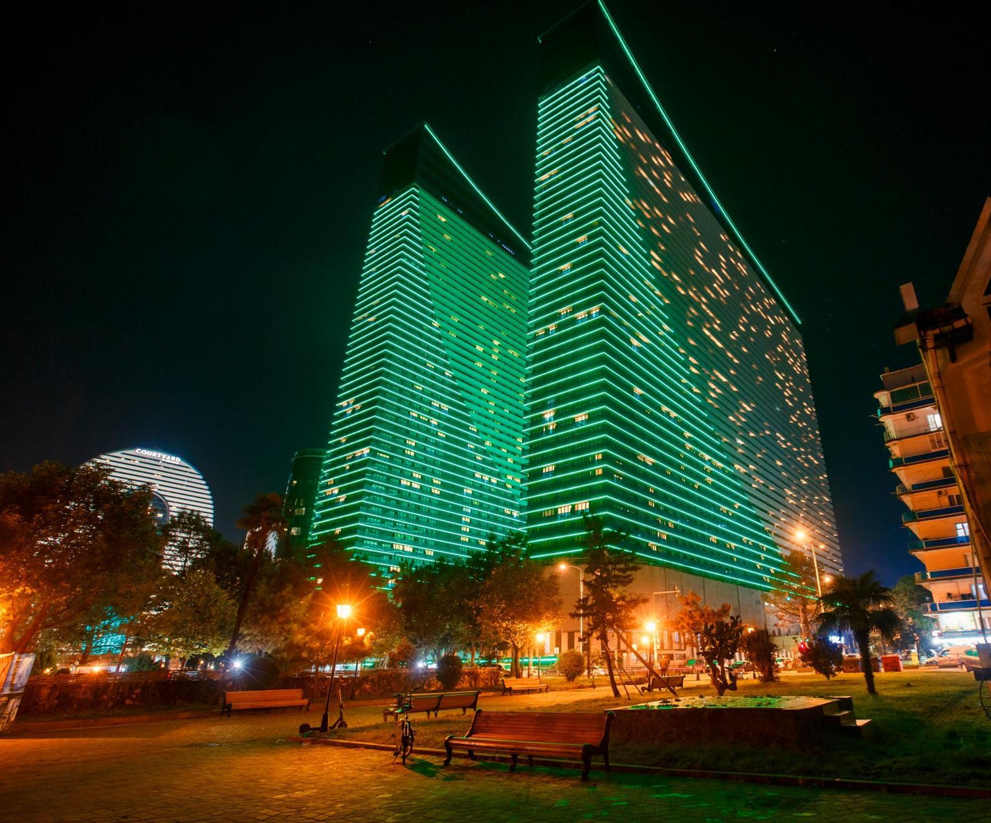 P A N O R A M A A P R T H T E L Orbi With Sea View Hotel Batumi Exterior photo