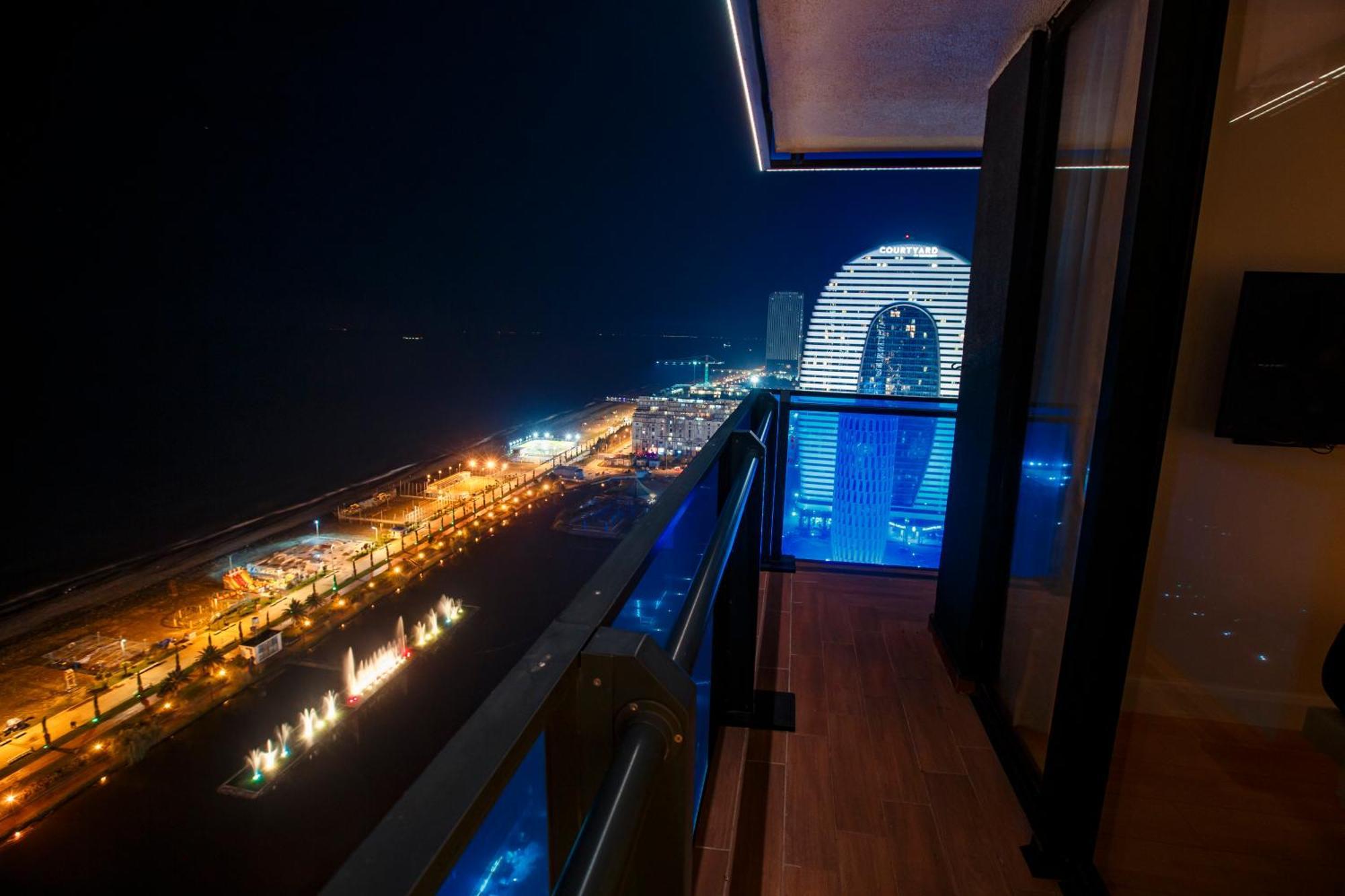 P A N O R A M A A P R T H T E L Orbi With Sea View Hotel Batumi Exterior photo