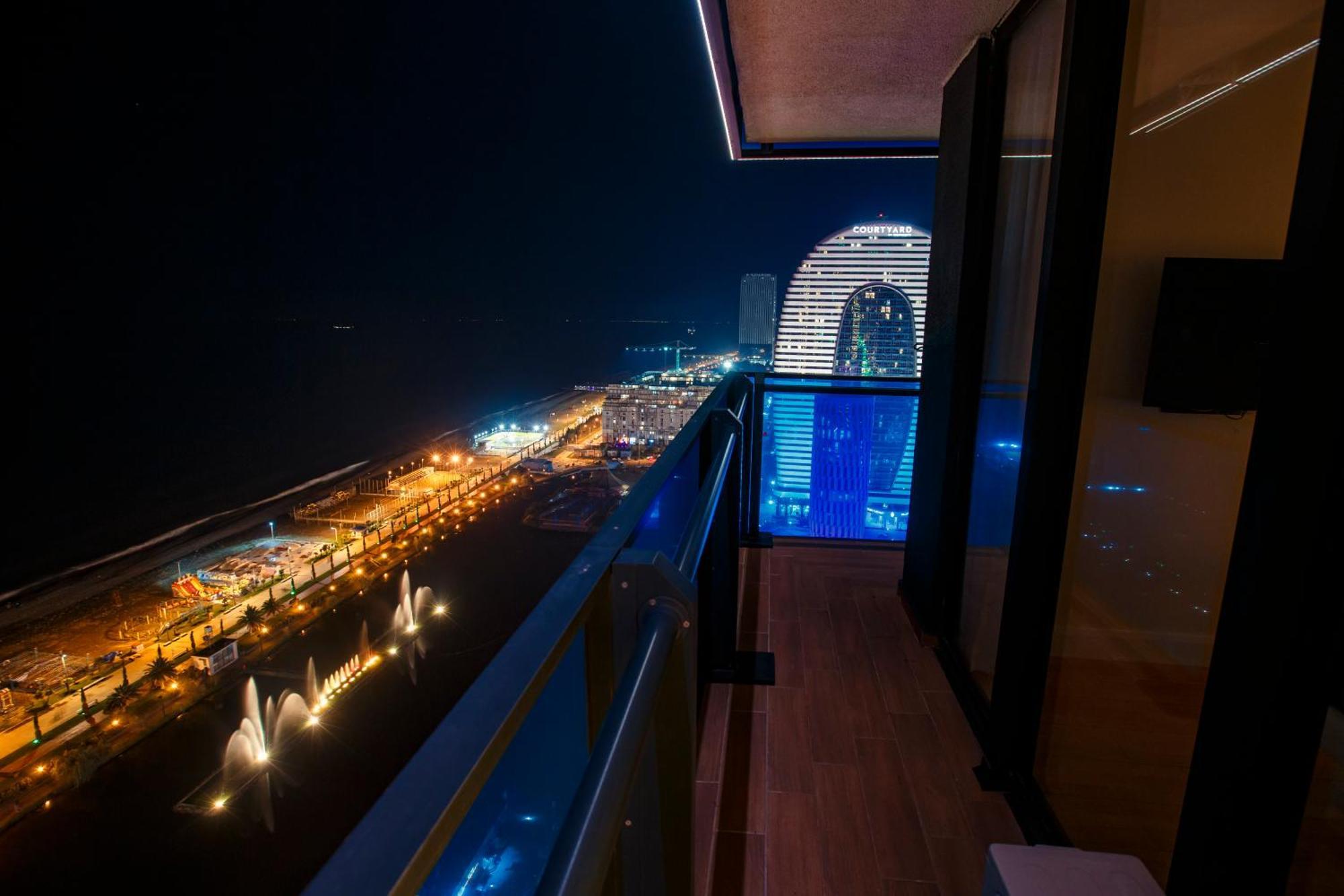 P A N O R A M A A P R T H T E L Orbi With Sea View Hotel Batumi Exterior photo